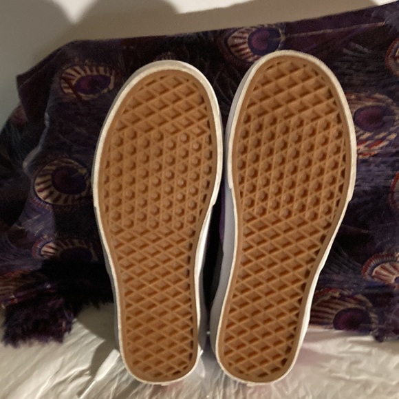 Vans “Off the Wall” ladies, as well as mens sneakers. 6.5 for woman, 5 for men. - Picture 5 of 8